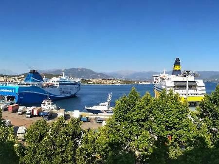Hotel Le Dauphin Ajaccio  Bagian luar foto