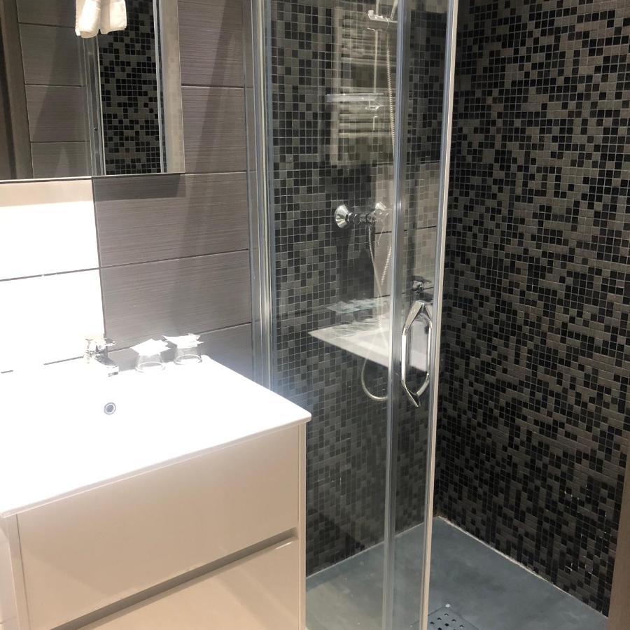 Hotel Le Dauphin Ajaccio  Bagian luar foto