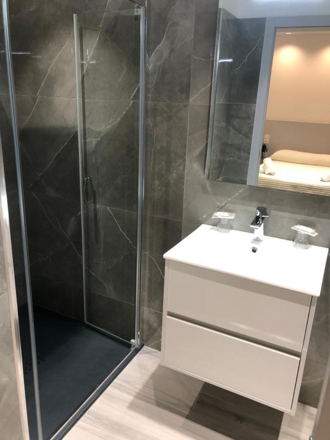 Hotel Le Dauphin Ajaccio  Bagian luar foto