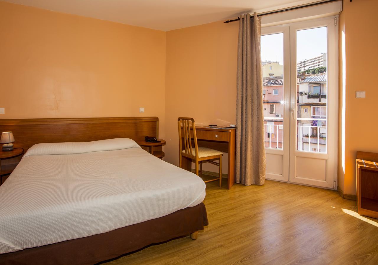 Hotel Le Dauphin Ajaccio  Bagian luar foto