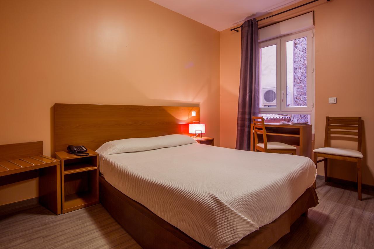 Hotel Le Dauphin Ajaccio  Bagian luar foto