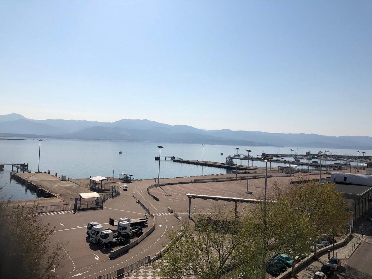 Hotel Le Dauphin Ajaccio  Bagian luar foto